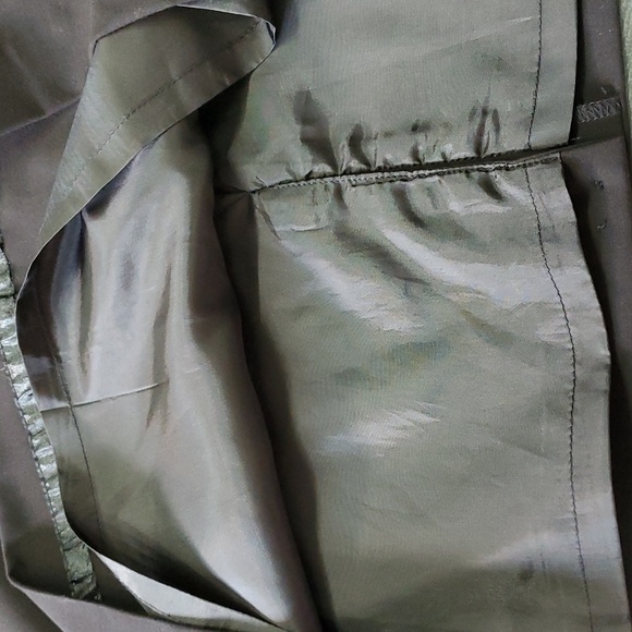 PENCIL SKIRT, like new black by Worthington. Completely lined size 10 petite. - Picture 3 of 8